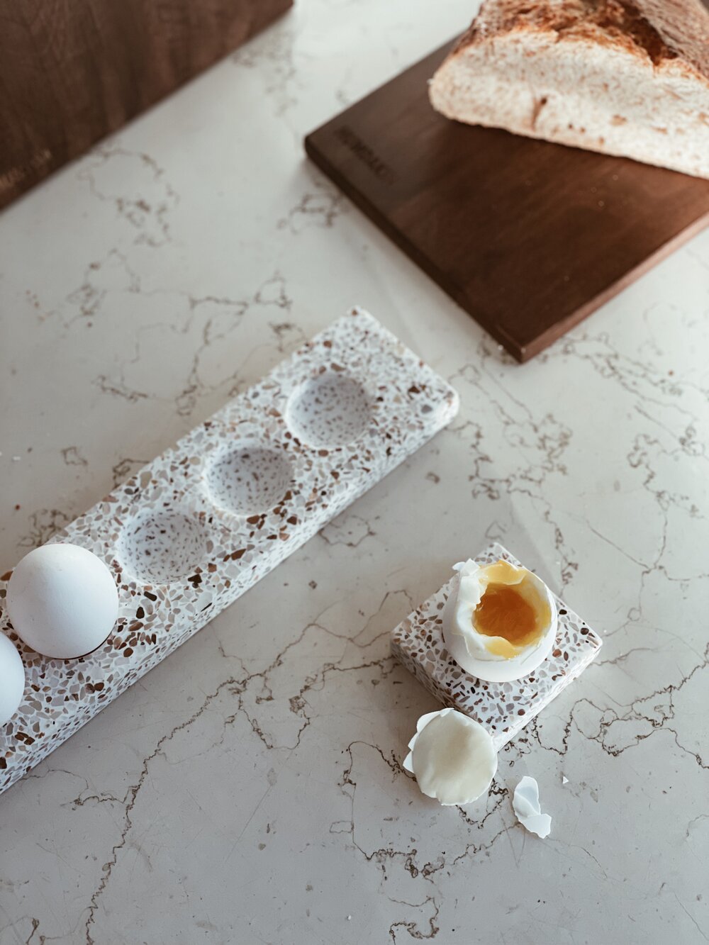Terrazzo æggebakke - rød/beige